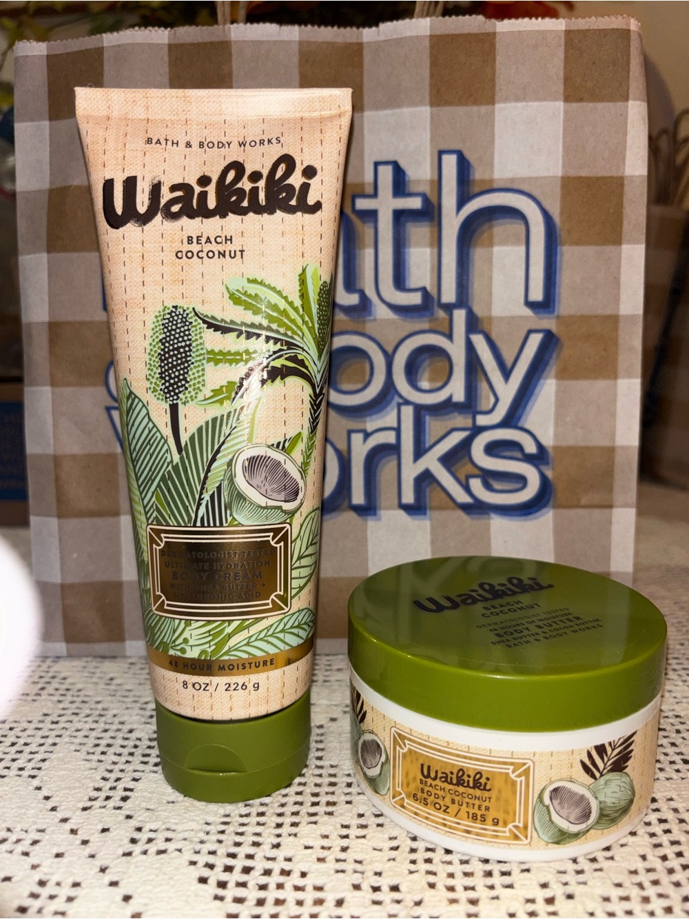 (2026) Bath & Body Works Waikiki Beach Coconut Body Lotion & Butter - Green